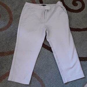 Valerie Bertonelli‎ Capris
